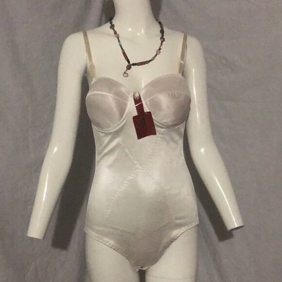 Elegant Cream Shapewear Bodysuit - Picture 1 of 5